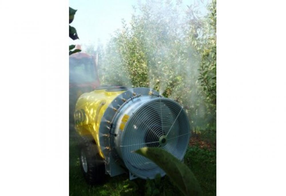 Tažený postřikovač za traktor a malotraktor CAFFINI TREND - Obrázek 3