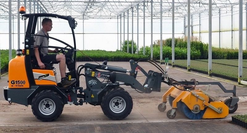 Kloubový nakladač GiANT G1500 X-TRA