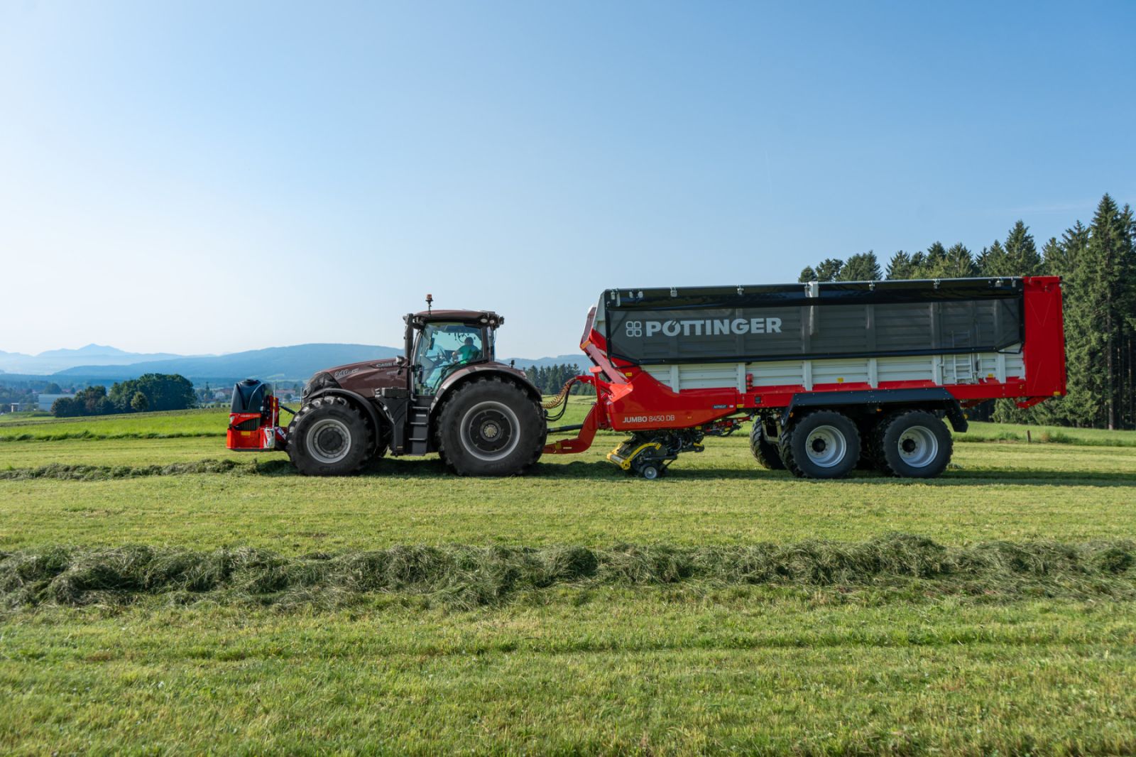 JUMBO 8000 Víceúčelové samosběrací vozy s válcovým vkládacím ústrojím